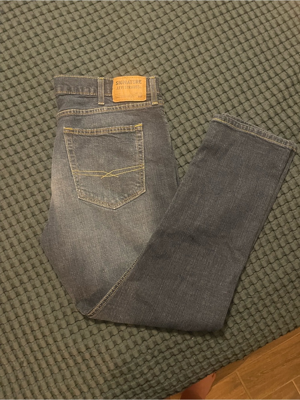 Signature by Levi Strauss Men’s Straight Taper Jeans